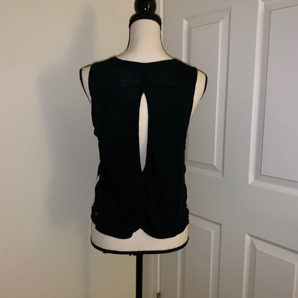 Set of 2 Calvin Klein Performance tanks - Picture 3 of 8